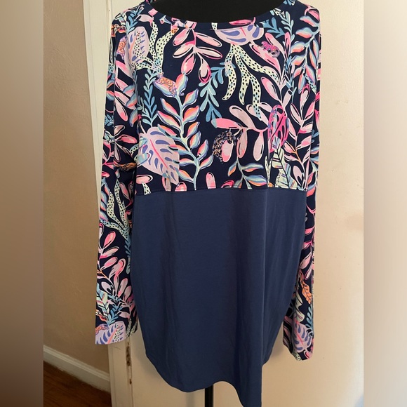 Lilly Pulitzer Tops - Lilly Pulitzer finn top size xl oyster bay navy